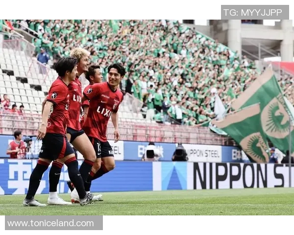 日联赛杯巅峰对决浦和红钻迎战鹿岛鹿角争夺荣耀之战